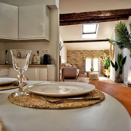 Emplacement N°1+terrasse Vue+cité+trivalle+clim